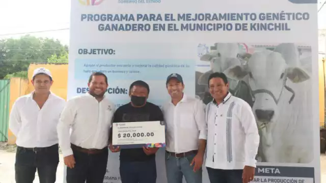 El Gobernador de Yucatán también realizó el corte de listón inaugural del Instituto Municipal de la Mujer