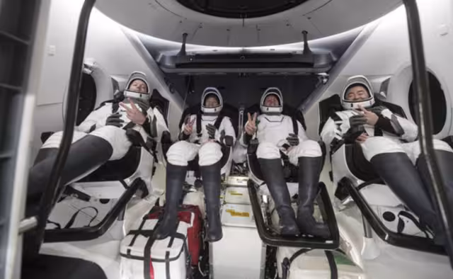 Tres estadounidenses y un alemán estaban flotando frente a la costa de Florida