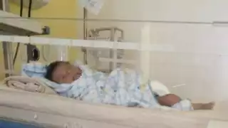 Su familia ahora necesita apoyo incluso para la adquisición de bolsas utilizadas para drenar las heces del pequeño