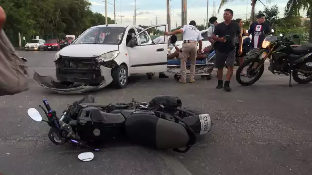 De acuerdo con información preliminar, el accidente vehicular sucedió cerca de las 18:00