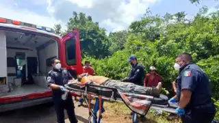 Paramédicos atendieron al abuelito