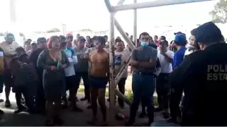 En la cancha de la localidad, la multitud iba a “ajusticiar” a los capturados