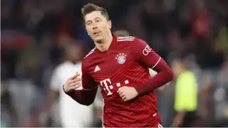 Robert Lewandowski terminó por errar un penal por causa de Guillermo Ochoa