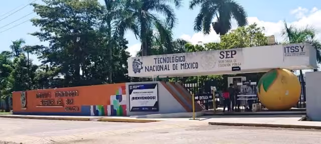 Los estudiantes se inscribieron en tiempo y forma correspondientes pero la adminisración los pasó como "egresados" por lo que perdieron la beca