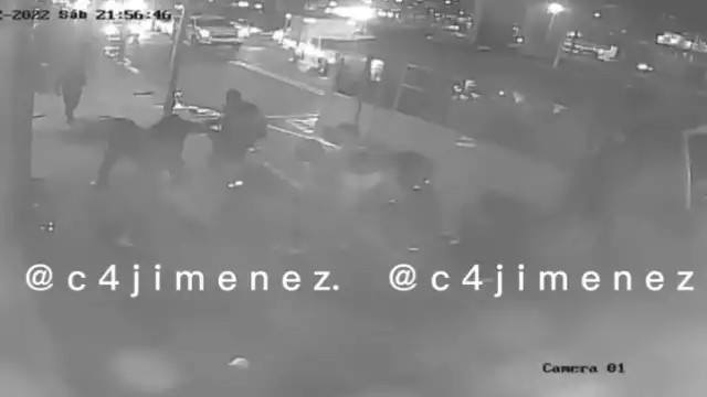Dos jóvenes fueron golpeados en la calle por seguidores de las Águilas del América