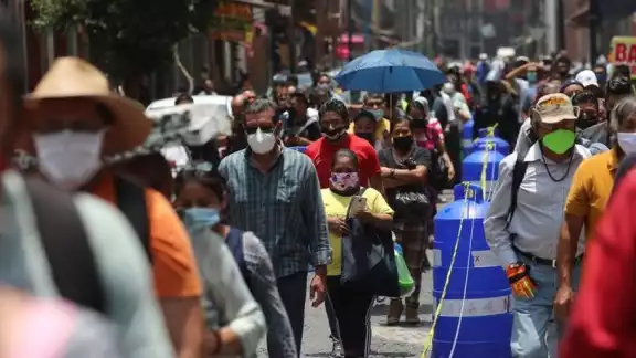 En total, han sido 880,775 los casos positivos acumulados y han habido 641,075 personas recuperadas por el virus. Foto: Reuters