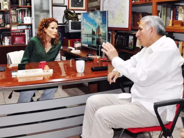 En la plática, el Secretario de Gobernación destacó las obras que se hacen en el país, pero también en el Sureste de México como el Tren Maya