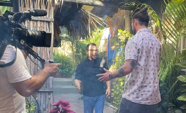 “Comerse al Mundo” es una serie ibérica que transmite la cultura gastronómica de los lugares más diversos