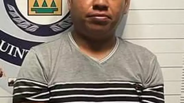 Le encontraron una bolsa tipo mariconera con 10 bolsitas de plástico con crack