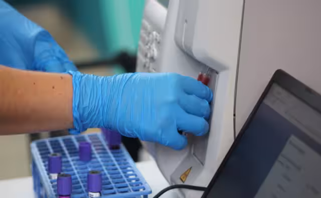 Personal sanitario destacó que los implicados conocen los filtros y entrevistas en los hospitales, por lo que es fácil burlar el protocolo de salud