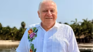 Rafael Marín Mollinedo se registra para la coordinación municipal de Cancún