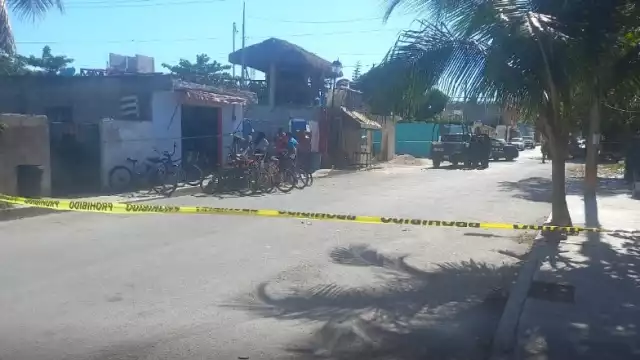 El hombre herido de bala fue trasladado al hospital para recibir atención médica