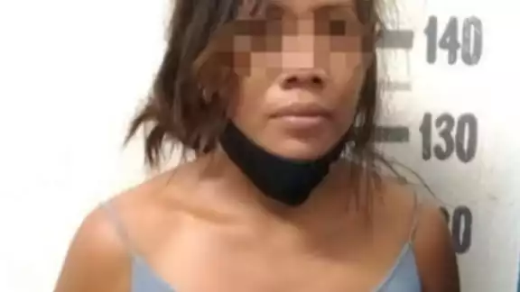 Los policías procedieron con el aseguramiento de Hilaria "N" de 23 años de edad Los policías procedieron con el aseguramiento de Hilaria "N" de 23 años de edad
