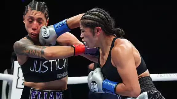 La peleadora mexicana pidió que detuvieran su pelea ante Jessica McCaskill. La peleadora mexicana pidió que detuvieran su pelea ante Jessica McCaskill.