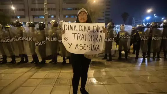 Fuerzas Armadas liberan planta de gas tomada por protestantes en el Sur de Perú Fuerzas Armadas liberan planta de gas tomada por protestantes en el Sur de Perú
