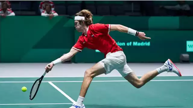 Ante la exclusión del representativo ruso, la Federación Internacional de Tenis anunció a Serbia para sustituir al actual campeón del certamen