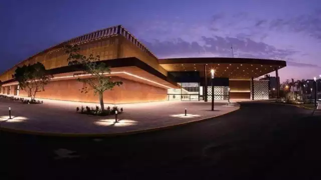 El Centro de Convenciones Siglo XXI esta localizado al norte de la ciudad de Mérida