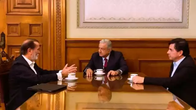 En la cuenta de Twitter del presidente de la República compartieron parte de la plática que sostuvieron en Palacio Nacional. Foto: Captura de pantalla Twitter