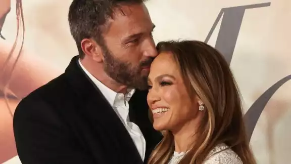 La cantante compartió un emotivo video en el que confirma que habrá boda La cantante compartió un emotivo video en el que confirma que habrá boda
