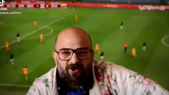 Aficionado argentino hace comentarios racistas previo al partido contra México Aficionado argentino hace comentarios racistas previo al partido contra México
