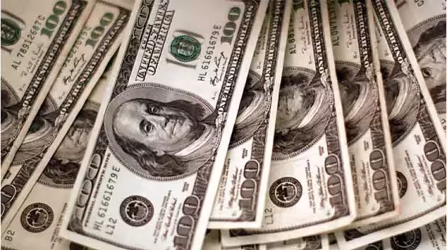 El tipo de cambio promedio del dólar en México es de 20.22 pesos. A la compra se ubica en 19.91 pesos y a la venta en 20.54