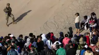 Migrantes sufren por el frío extremo en Ciudad Juárez