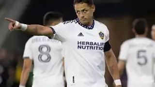 'Chicharito' Hernández fue operado con éxito de la rodilla derecha
