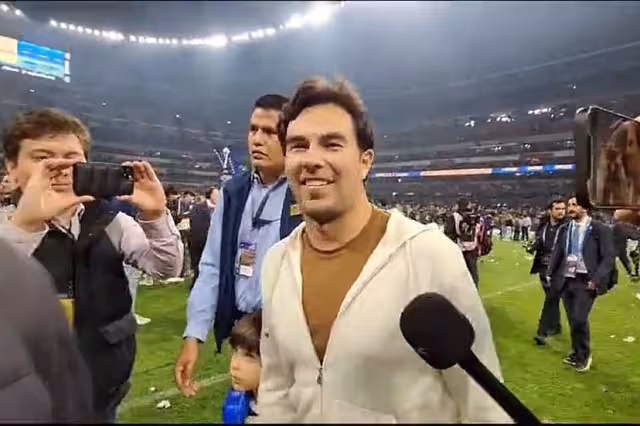 El actuar del Checo con sus seguidores dejó mucho qué desear