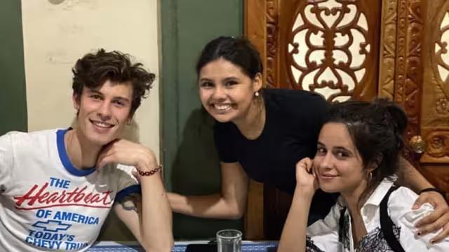 La pareja probó los platillos típicos de la entidad y aprovechó para convivir con sus fans