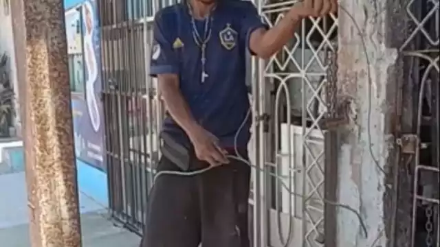 El hombre logró huir internándose en un monte cercano