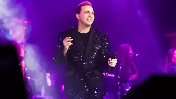 El cantante sorprende a usuarios en redes sociales con su cambio de look El cantante sorprende a usuarios en redes sociales con su cambio de look