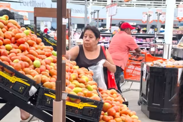 En marzo, el precio de los 20 productos de la canasta alimentaria subió 8.1% en zonas urbanas y 7.6 en las rurales, de acuerdo con el Inegi