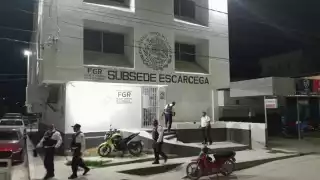 Roban dos motocicletas en Escárcega en menos de una hora 