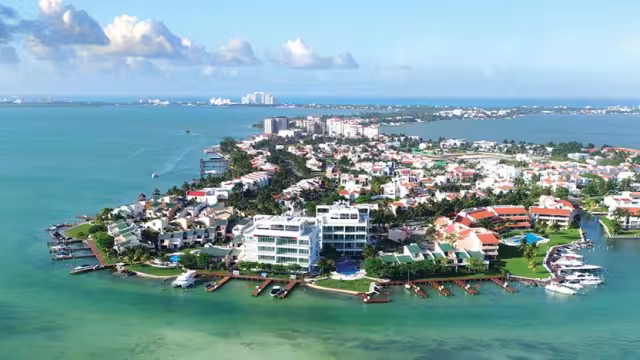 Aunque destinos como Tulum y Playa del Carmen se han vuelto de los favoritos en los últimos años, Cancún sigue siendo una joya del turismo que no se puede dejar de lado