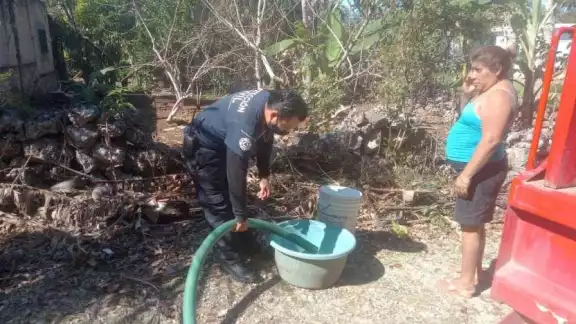 El desperdicio de agua aumenta el consumo y más con el calor