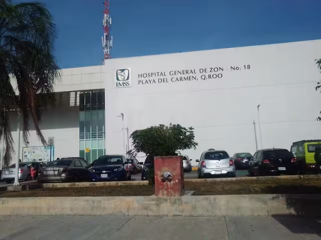 El joven fue trasladado al Hospital del IMSS de Playa del Carmen, donde perdió la vida debido a la caída que sufrió en una vivienda