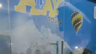 Los propietarios de la agencia de viajes “Aday Tours” cerraron todas sus oficinas y dejaron de contestarles los mensajes a sus clientes