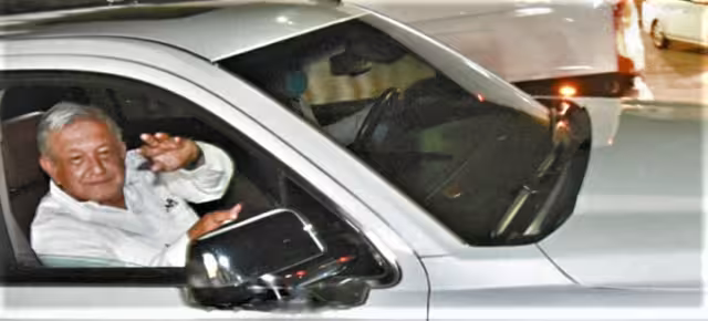 El mandatario sobrevolará el Tramo 2 del Tren Maya para supervisar las obras y los avances en dica zona de Campeche