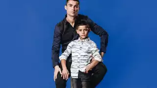 El hijo de Cristiano Ronaldo presume su impresionante físico