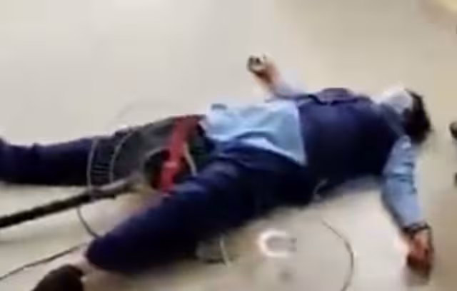 Muchos de los familiares de las víctimas arremeten contra el personal de salud, al grado de manifestarse con actitudes violentas contra los trabajadores