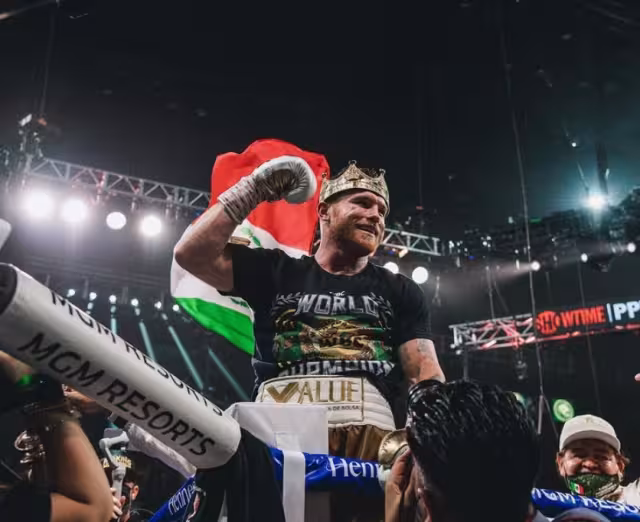 En menos de cinco minutos, Canelo respondió a niña que le pidió 300 mil pesos para una cirugía