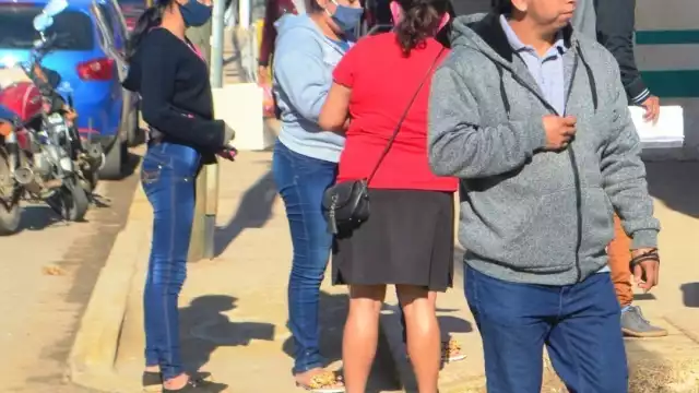 Algunas personas se automedican para no tener que visitar a un médico, advirtió la doctora Clarita Vásquez