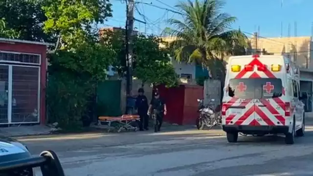 Al lugar llegaron paramédicos de la Cruz Roja, así como Policía Quintana Roo