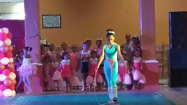 Jovencitas demostraron su talento en los ejercicios de gimnastas rítmicas