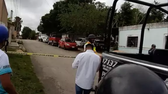 El cuerpo del hombre asesinado en José María Mirelos fue llevado al Semefo de la ciudad para las investigaciones corrrepondientes El cuerpo del hombre asesinado en José María Mirelos fue llevado al Semefo de la ciudad para las investigaciones corrrepondientes