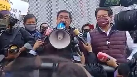 Félix Salgado Macedonio, acompañado de Mario Delgado Félix Salgado Macedonio, acompañado de Mario Delgado