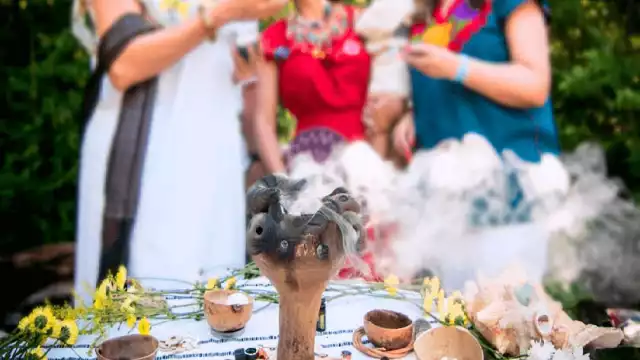 El Jets’ me’ek’, también conocido como Jéets’ Méek’ o Hetzmek