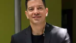 El cantante fue operado por un tumor