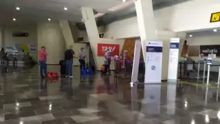 Trabajadores en plataformas pagan boletos de avión más caros