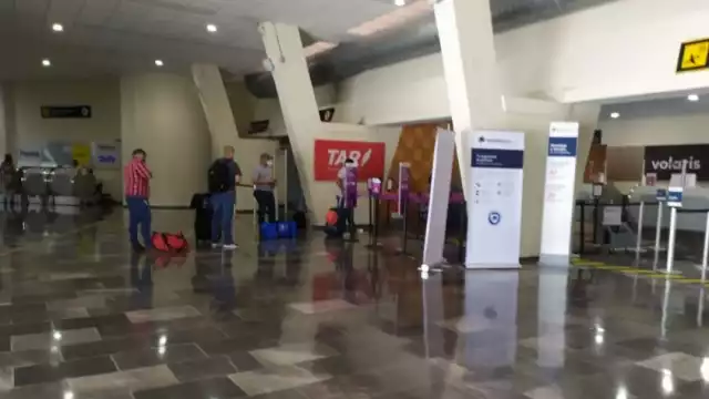 Trabajadores en plataformas pagan boletos de avión más caros